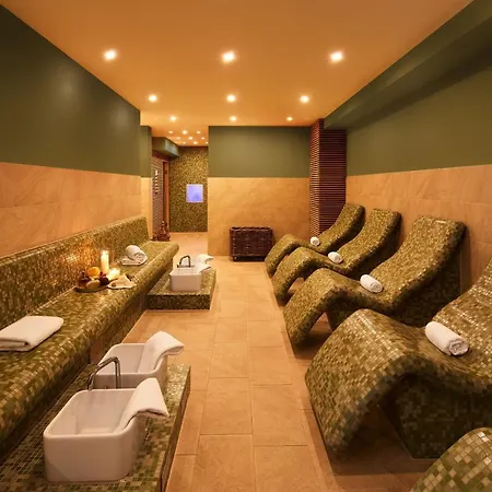 호텔 Fuchsbau Romantik & Restaurant & Fox Bar 티멘도르프스트랜드