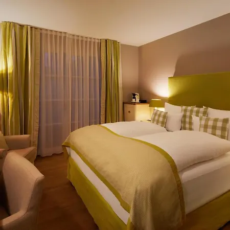 Fuchsbau Romantik & Restaurant & Fox Bar 호텔 4*