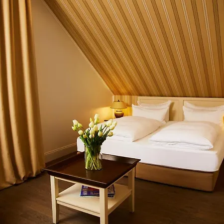 Fuchsbau Romantik & Restaurant & Fox Bar