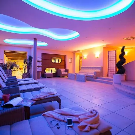 Fuchsbau Romantik & Restaurant & Fox Bar 호텔 4*