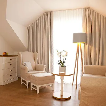 Fuchsbau Romantik & Restaurant & Fox Bar 4* 티멘도르프스트랜드