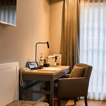 酒店 Fuchsbau Romantik & Restaurant & Fox Bar 4*