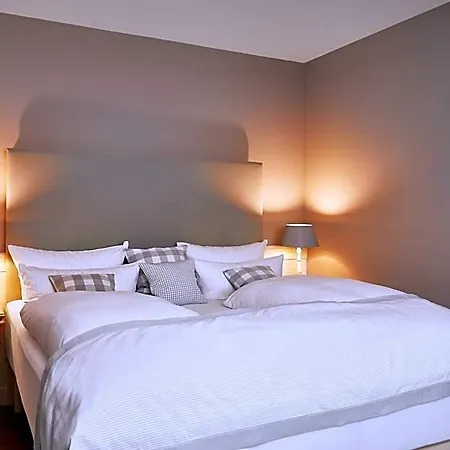 Fuchsbau Romantik & Restaurant & Fox Bar Hotel 4*