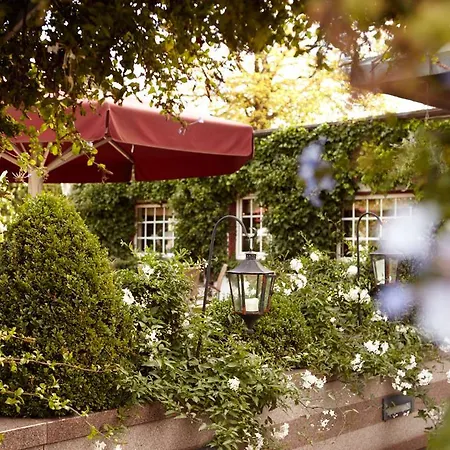 Fuchsbau Romantik & Restaurant & Fox Bar 4*