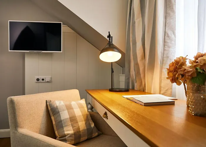 Fuchsbau Romantik & Restaurant & Fox Bar 4*