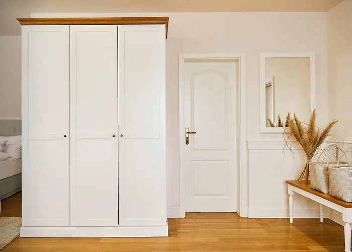 Fuchsbau Romantik & Restaurant & Fox Bar 4*