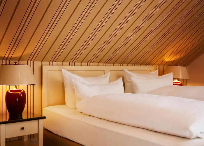 Fuchsbau Romantik & Restaurant & Fox Bar 酒店 蒂门多弗施特兰德