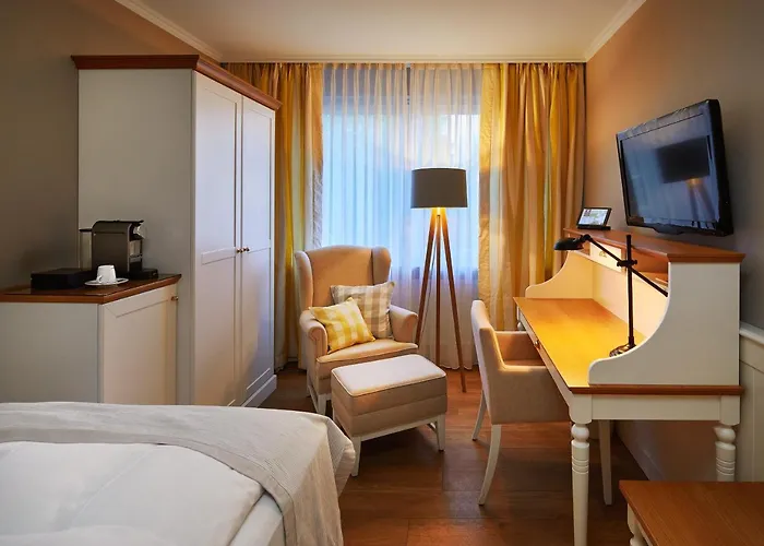 Fuchsbau Romantik & Restaurant & Fox Bar 4* Тиммендорфер-Штранд