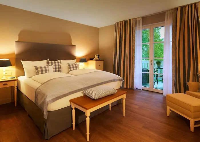 Fuchsbau Romantik & Restaurant & Fox Bar 酒店