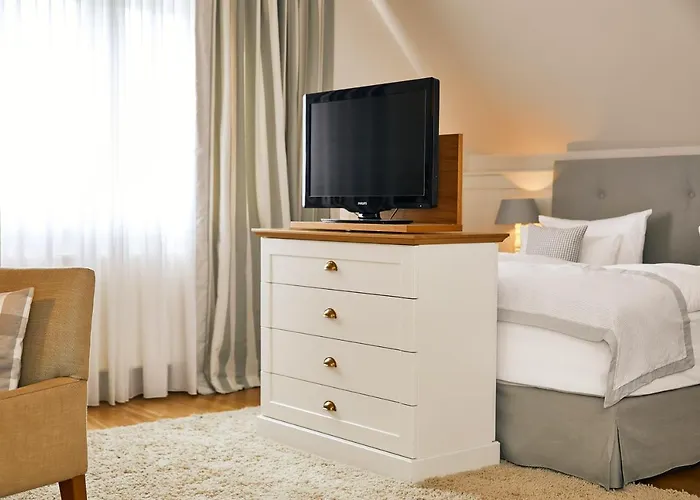 Fuchsbau Romantik & Restaurant & Fox Bar 4*