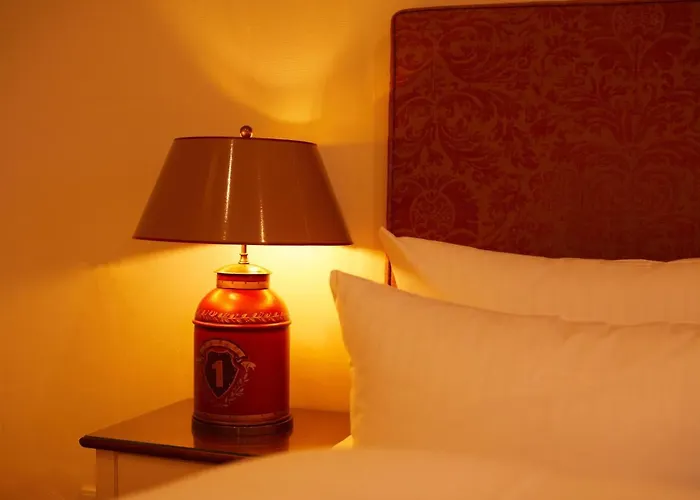 Fuchsbau Romantik & Restaurant & Fox Bar 4*