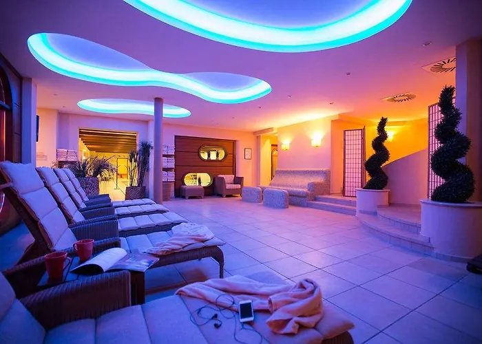 Fuchsbau Romantik & Restaurant & Fox Bar Отель 4*