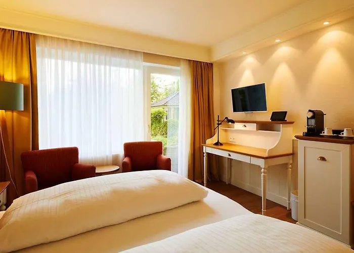 Fuchsbau Romantik & Restaurant & Fox Bar 4* Тиммендорфер-Штранд