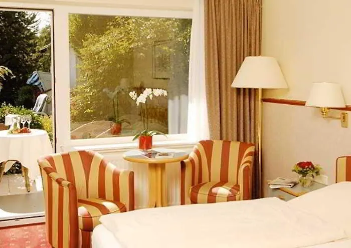 Fuchsbau Romantik & Restaurant & Fox Bar 酒店 蒂门多弗施特兰德