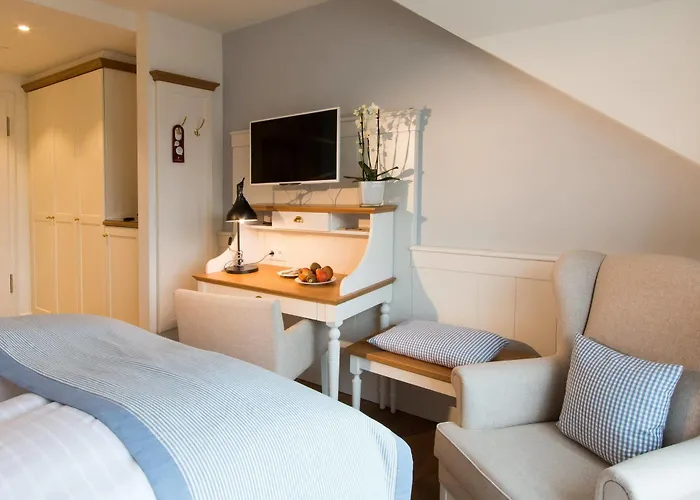 Fuchsbau Romantik & Restaurant & Fox Bar 4*