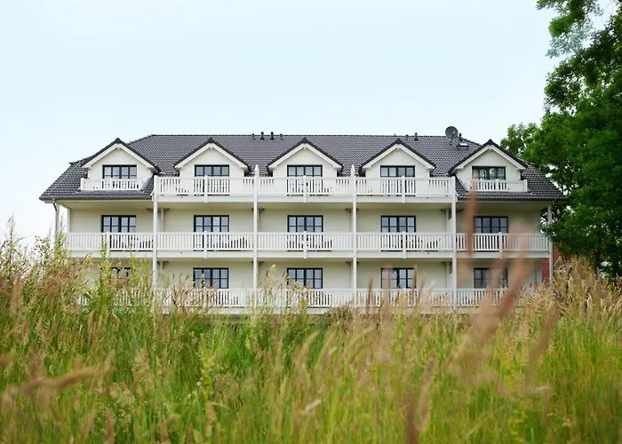 Fuchsbau Romantik & Restaurant & Fox Bar Отель Тиммендорфер-Штранд